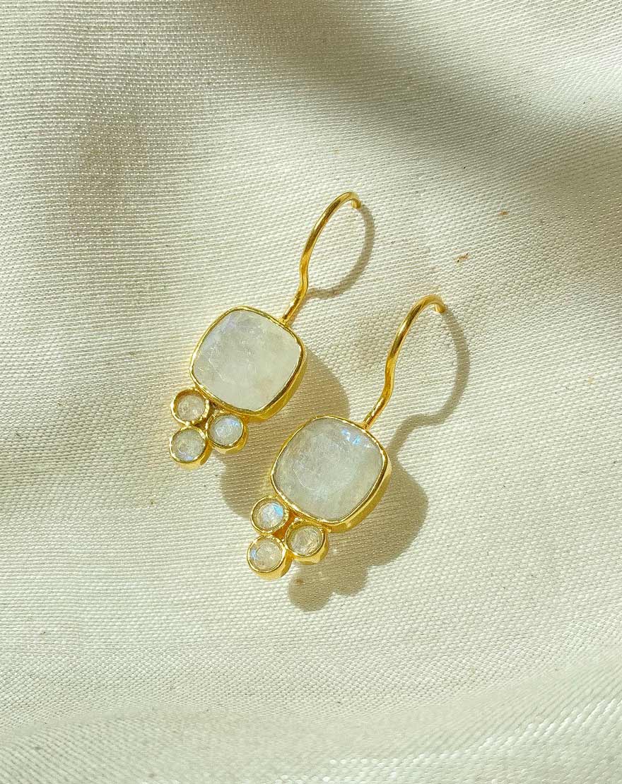 Vivienne Earrings Moonstone