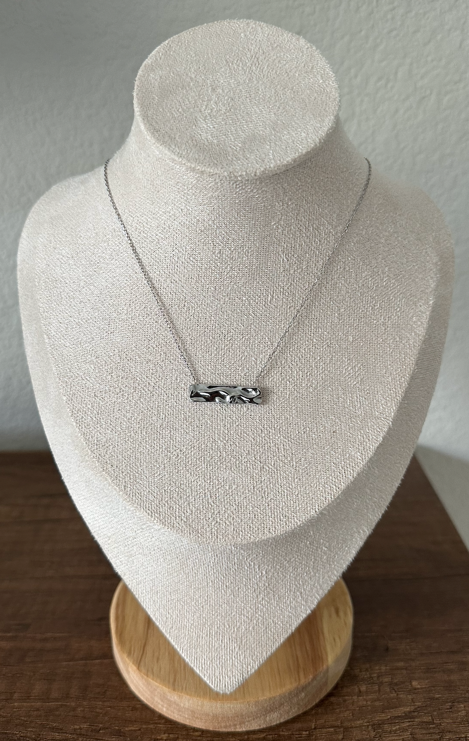 Aeris Bar Necklace