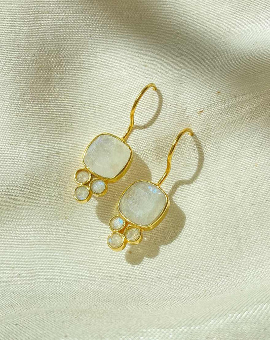 Vivienne Earrings Moonstone