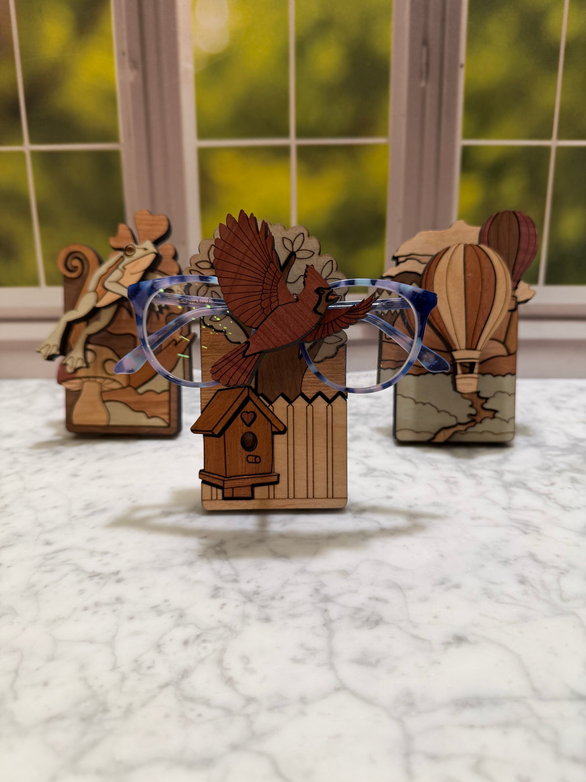 Eyeglasses holder