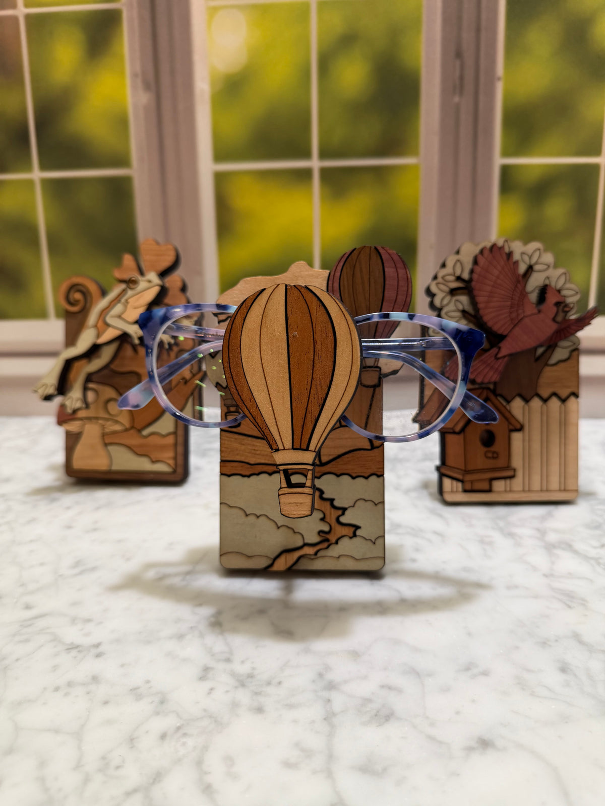 Eyeglasses holder