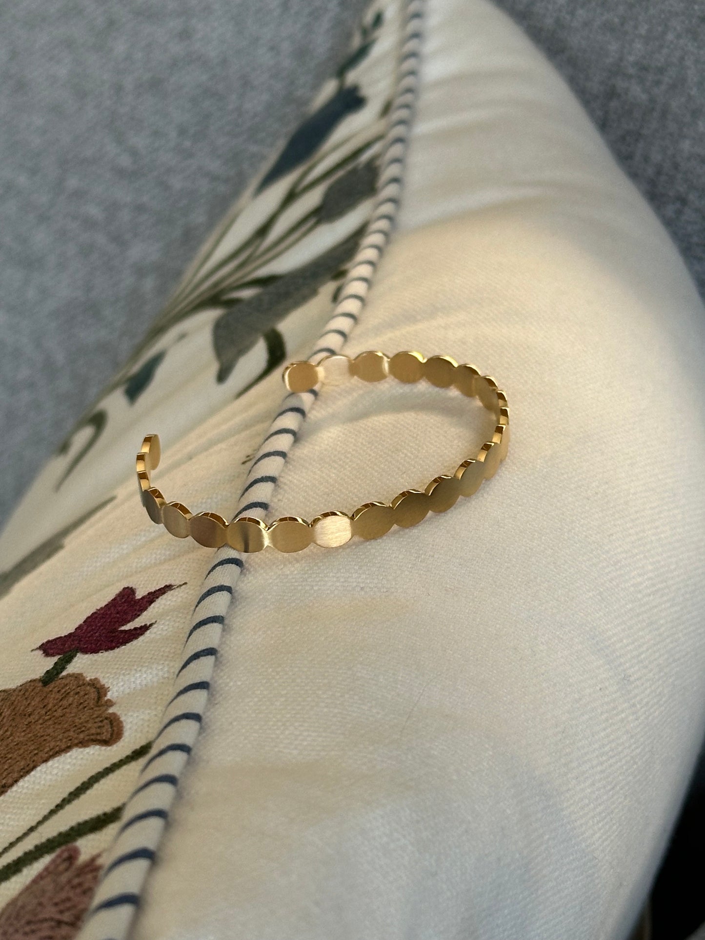 Matte Circle Bracelet
