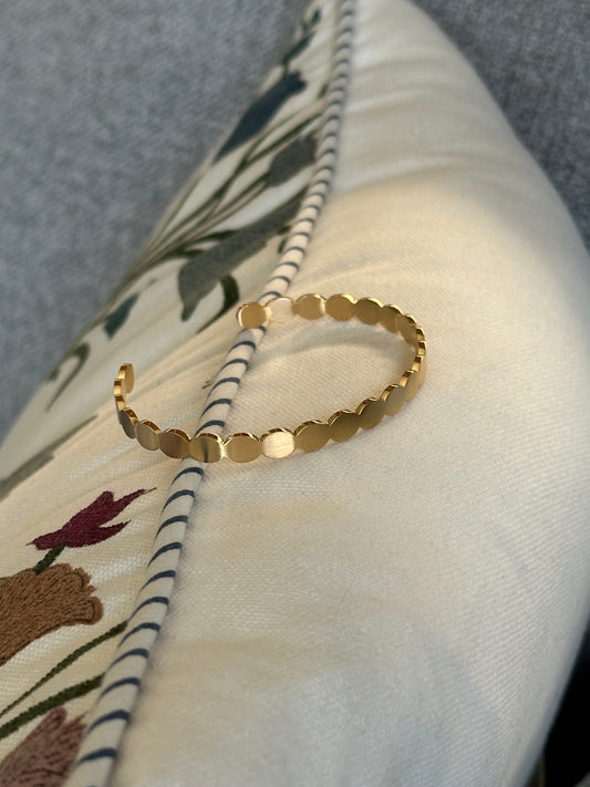 Matte Circle Bracelet
